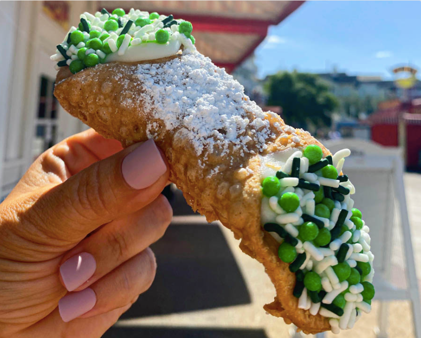 PASTRY Cannolis
